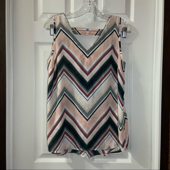 Maurices Multicolor V Neck Sleeveless Blouse size Small - Picture 1 of 8